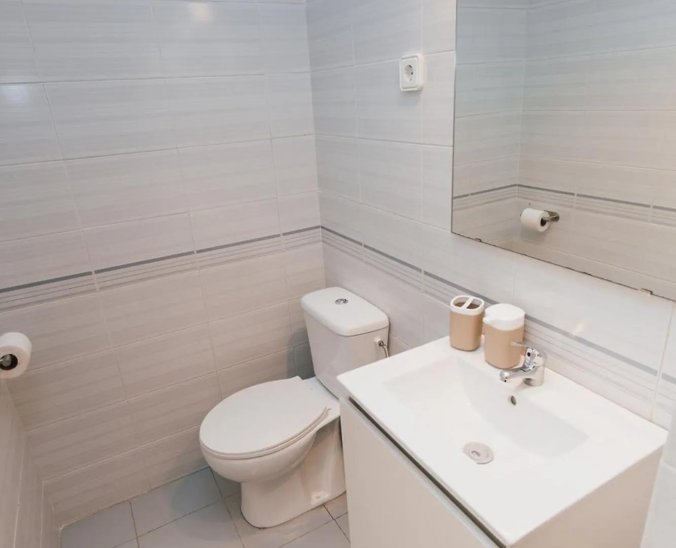 Seaview 3 Room Apartment 8 Pax Wifi Cambrils Spain
